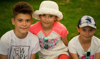 Alfriston Primary School Children Celebrating the Great Get Together at Drusillas Park_1.jpg